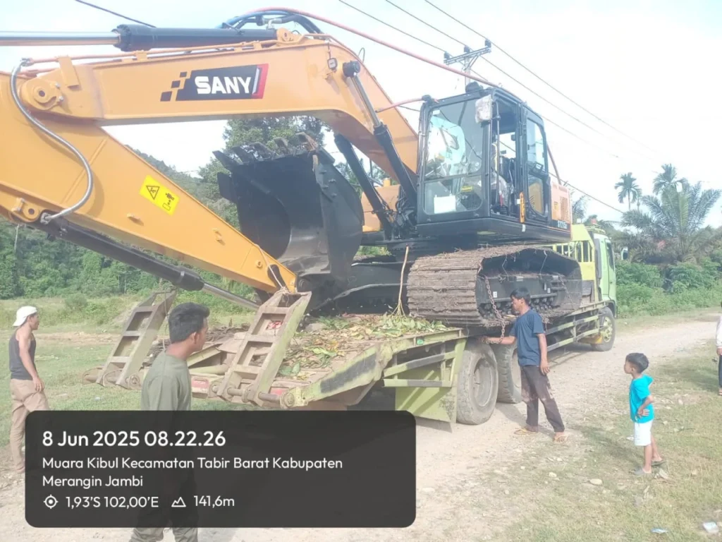 Threepilar Tractor - Rental Alat Berat Jakarta - Jabodetabek