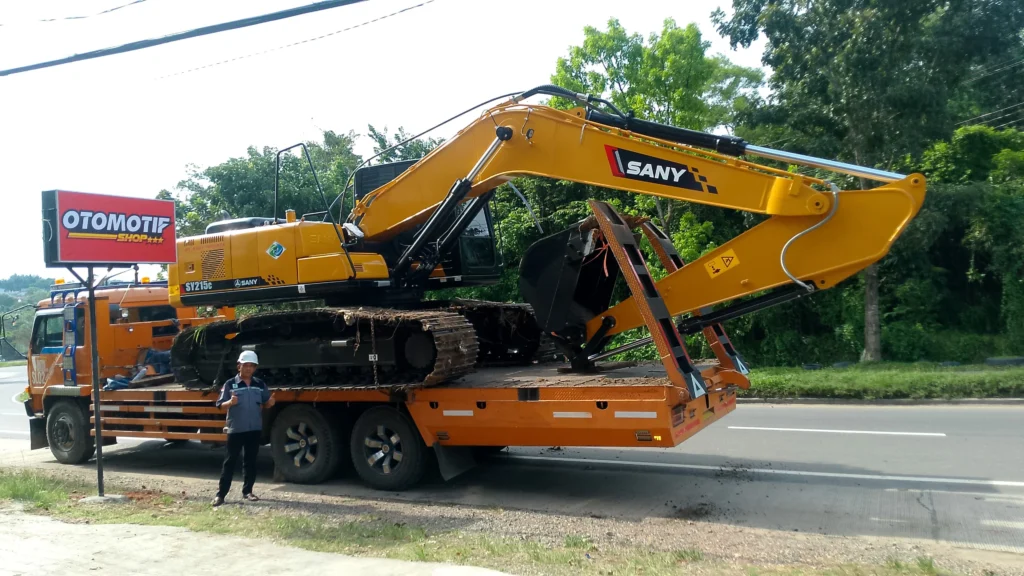 Threepilar Tractor - Rental Alat Berat Jakarta - Jabodetabek