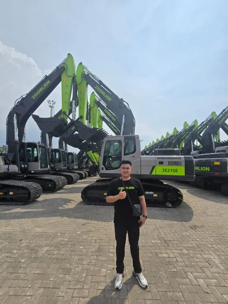 Threepilar Tractor - Rental Alat Berat Jakarta - Jabodetabek