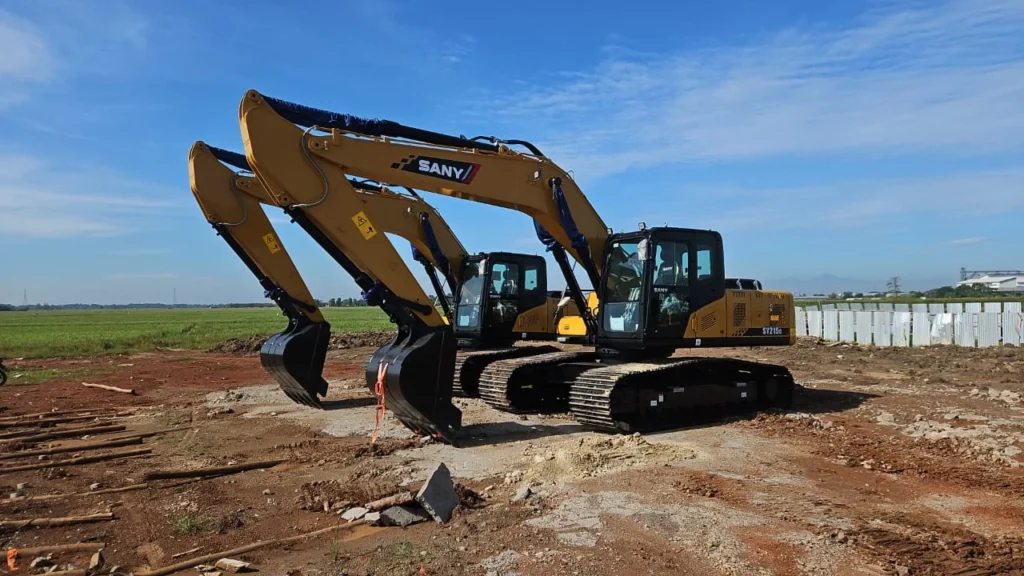 Threepilar Tractor - Rental Alat Berat Jakarta - Jabodetabek